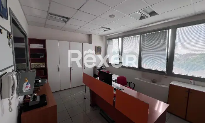 Rexer-Reggio-Emilia-Ufficio-al-piano-con-ascensore-nel-complesso-DIREZIONALE-REGINA-MARGHERITA-Altro