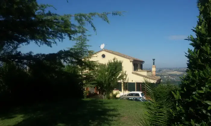 Rexer-Macerata-Vendesi-Splendida-propriet-panoramica-con-ampi-spazi-esterni-in-Contrada-Montalbano-Macerata-Altro