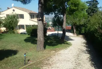 Rexer-Macerata-Vendesi-Splendida-propriet-panoramica-con-ampi-spazi-esterni-in-Contrada-Montalbano-Macerata-Altro