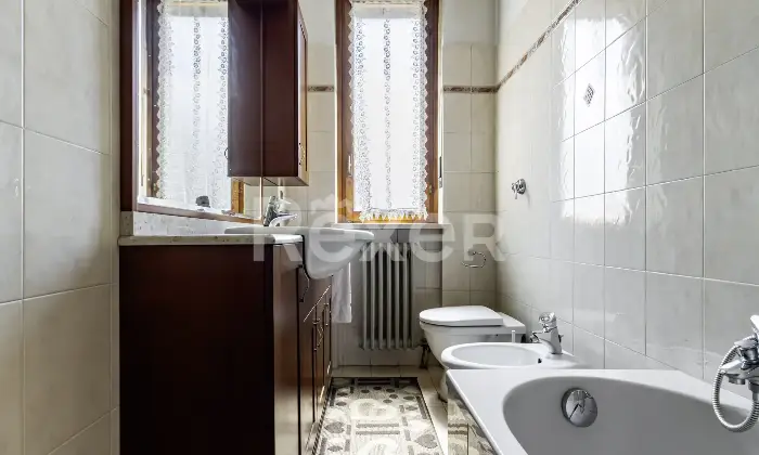 Rexer-Venaria-Reale-Tre-Locali-Venaria-Via-Amati-Altro