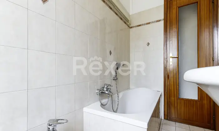 Rexer-Venaria-Reale-Tre-Locali-Venaria-Via-Amati-Altro