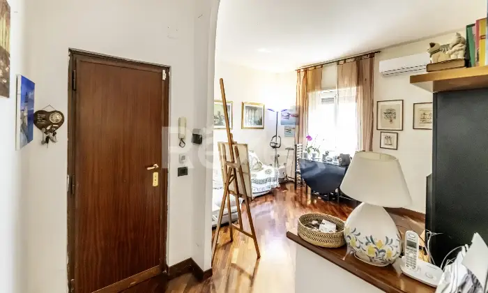 Rexer-Roma-Trilocale-piano-terra-con-ampio-giardino-zona-Primavalle-Altro