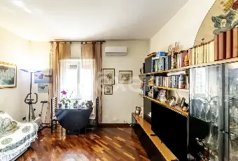 Rexer-Roma-Trilocale-piano-terra-con-ampio-giardino-zona-Primavalle-Altro