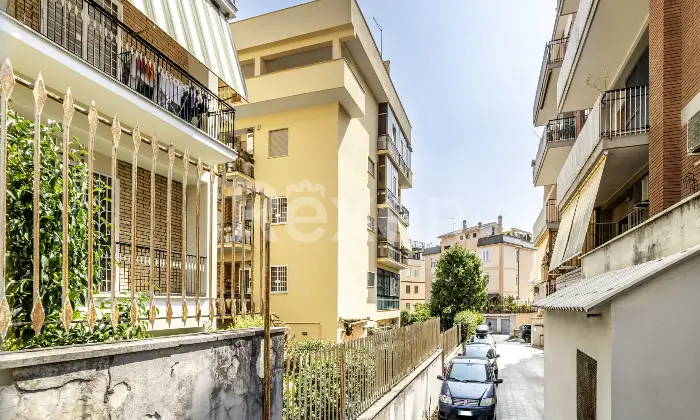 Rexer-Roma-Trilocale-piano-terra-con-ampio-giardino-zona-Primavalle-Altro