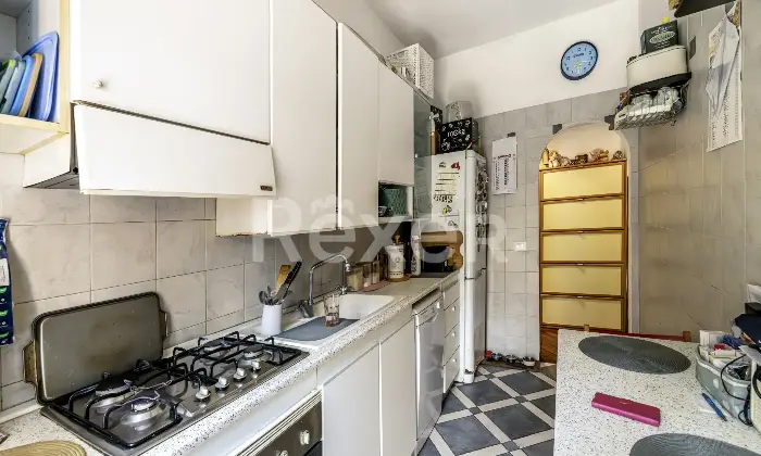 Rexer-Roma-Trilocale-piano-terra-con-ampio-giardino-zona-Primavalle-Altro