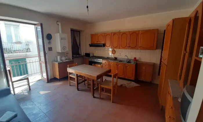 Rexer-Polistena-Abitazione-indipendente-a-piani-ft-triplex-in-muratura-ordinaria-Cucina