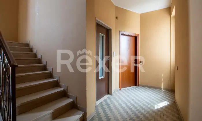 Rexer-Villasanta-Villasanta-trilocale-con-box-e-cantina-Altro