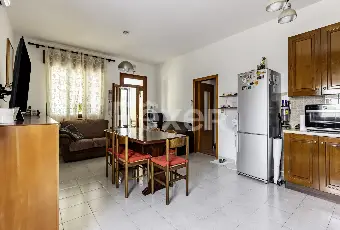Rexer-Loreo-Porzione-di-bifamiliare-in-posizione-residenziale-Altro