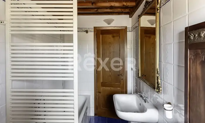 Rexer-Arezzo-Ampia-propriet-panoramica-su-pi-livelli-con-giardino-privato-ad-Arezzo-Altro