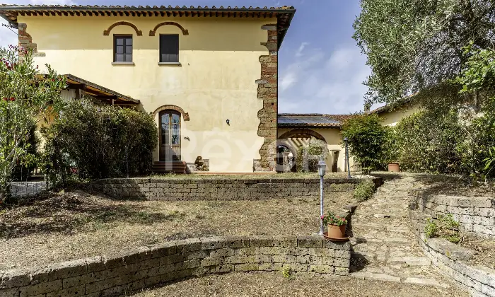 Rexer-Arezzo-Ampia-propriet-panoramica-su-pi-livelli-con-giardino-privato-ad-Arezzo-Altro