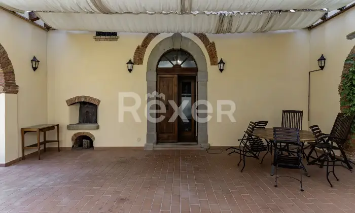 Rexer-Arezzo-Ampia-propriet-panoramica-su-pi-livelli-con-giardino-privato-ad-Arezzo-Altro