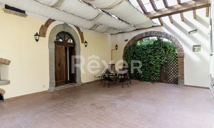 Rexer-Arezzo-Ampia-propriet-panoramica-su-pi-livelli-con-giardino-privato-ad-Arezzo-Altro