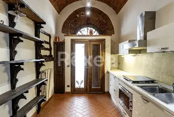 Rexer-Arezzo-Ampia-propriet-panoramica-su-pi-livelli-con-giardino-privato-ad-Arezzo-Altro