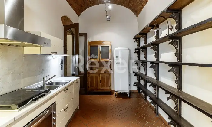Rexer-Arezzo-Ampia-propriet-panoramica-su-pi-livelli-con-giardino-privato-ad-Arezzo-Altro
