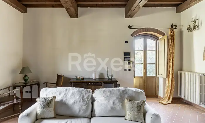 Rexer-Arezzo-Ampia-propriet-panoramica-su-pi-livelli-con-giardino-privato-ad-Arezzo-Altro