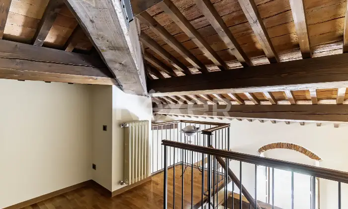 Rexer-Arezzo-Ampia-propriet-panoramica-su-pi-livelli-con-giardino-privato-ad-Arezzo-Altro