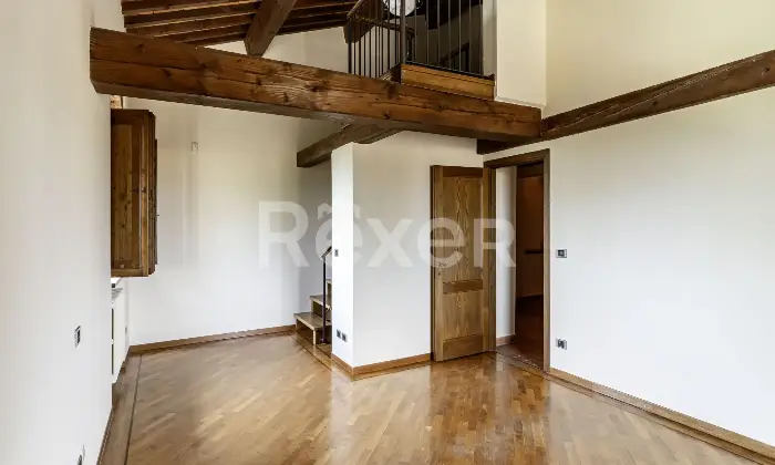 Rexer-Arezzo-Ampia-propriet-panoramica-su-pi-livelli-con-giardino-privato-ad-Arezzo-Altro