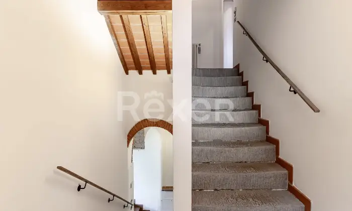 Rexer-Arezzo-Ampia-propriet-panoramica-su-pi-livelli-con-giardino-privato-ad-Arezzo-Altro
