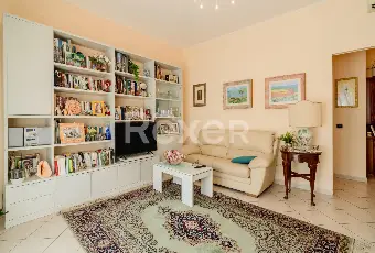 Rexer-Firenze-Legnaia-pressi-in-bel-palazzo-nuda-propriet-con-terrazza-abitabile-Altro