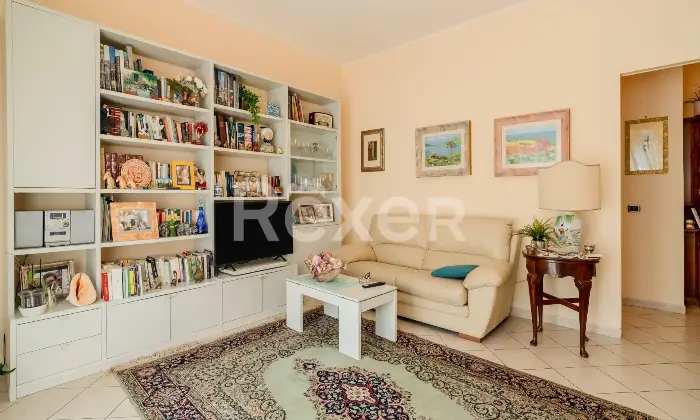 Rexer-Firenze-Legnaia-pressi-in-bel-palazzo-nuda-propriet-con-terrazza-abitabile-Altro