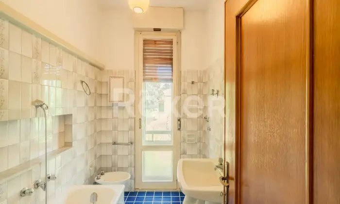 Rexer-Moglia-Villa-indipendente-con-giardino-terrazzi-e-ampi-spazi-su-tre-livelli-Moglia-MN-Altro