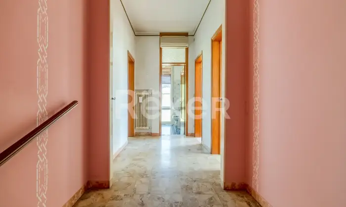 Rexer-Moglia-Villa-indipendente-con-giardino-terrazzi-e-ampi-spazi-su-tre-livelli-Moglia-MN-Altro