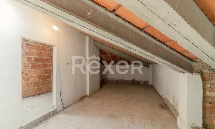 Rexer-Moglia-Villa-indipendente-con-giardino-terrazzi-e-ampi-spazi-su-tre-livelli-Moglia-MN-Altro