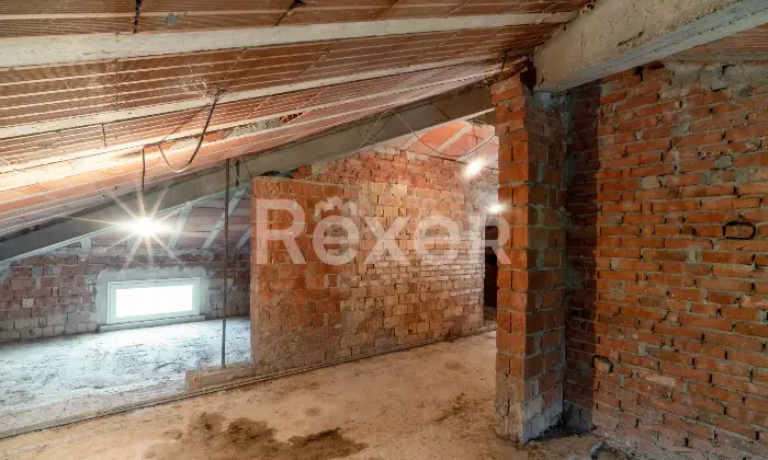 Rexer-Moglia-Villa-indipendente-con-giardino-terrazzi-e-ampi-spazi-su-tre-livelli-Moglia-MN-Altro