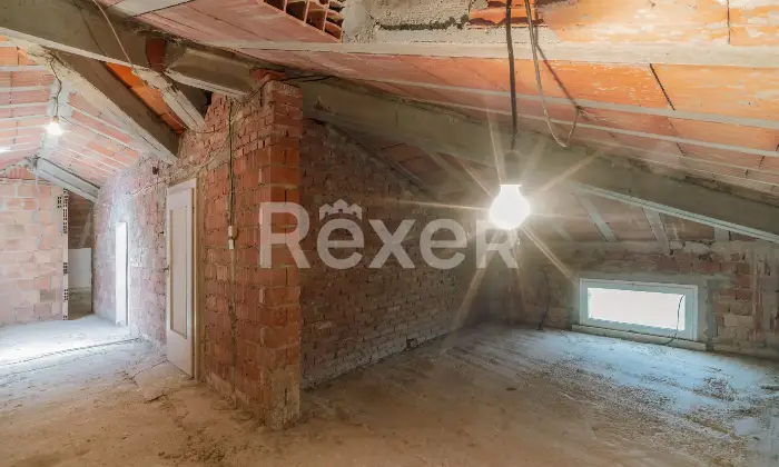 Rexer-Moglia-Villa-indipendente-con-giardino-terrazzi-e-ampi-spazi-su-tre-livelli-Moglia-MN-Altro
