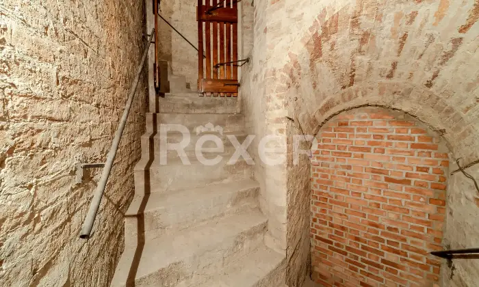 Rexer-San-Benedetto-del-Tronto-Palazzo-Voltattorni-palazzo-storico-nel-cuore-di-San-Benedetto-del-Tronto-Altro