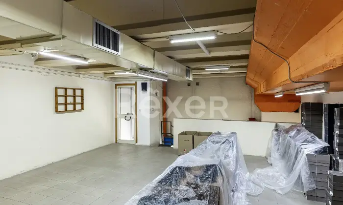 Rexer-Zona-Industriale-Marcianise-Sud-Locale-commerciale-con-doppio-livello-Altro
