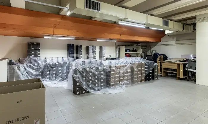 Rexer-Zona-Industriale-Marcianise-Sud-Locale-commerciale-con-doppio-livello-Altro