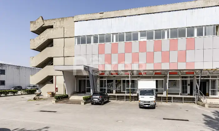 Rexer-Zona-Industriale-Marcianise-Sud-Locale-commerciale-con-doppio-livello-Altro