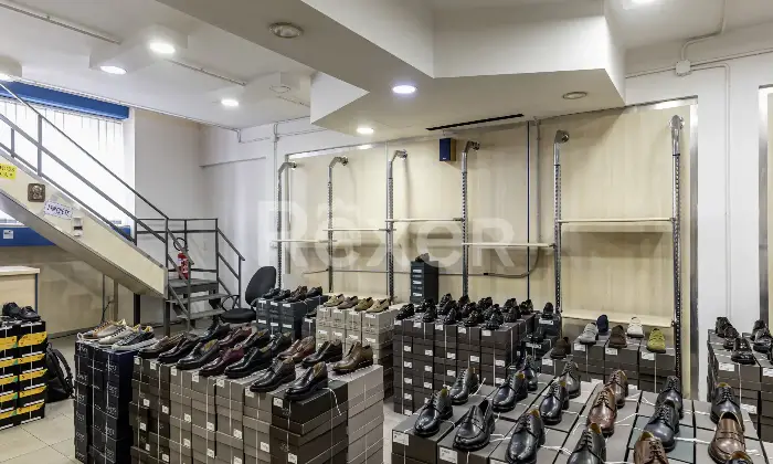 Rexer-Zona-Industriale-Marcianise-Sud-Locale-commerciale-con-doppio-livello-Altro