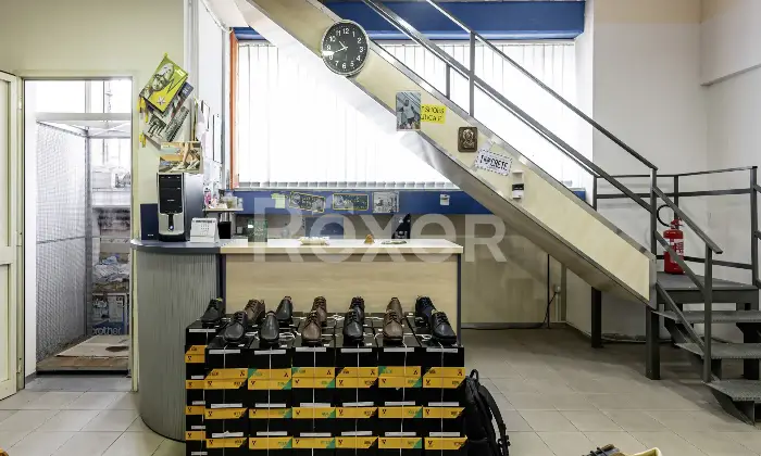 Rexer-Zona-Industriale-Marcianise-Sud-Locale-commerciale-con-doppio-livello-Altro