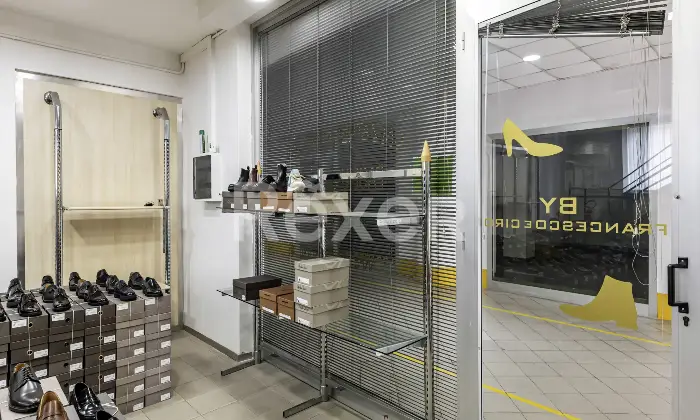 Rexer-Zona-Industriale-Marcianise-Sud-Locale-commerciale-con-doppio-livello-Altro