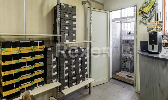 Rexer-Zona-Industriale-Marcianise-Sud-Locale-commerciale-con-doppio-livello-Altro