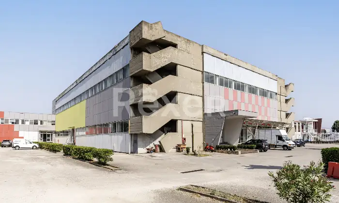 Rexer-Zona-Industriale-Marcianise-Sud-Locale-commerciale-con-doppio-livello-Altro