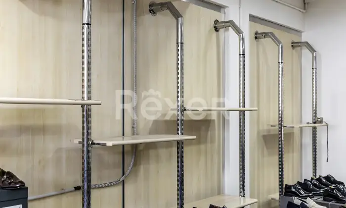 Rexer-Zona-Industriale-Marcianise-Sud-Locale-commerciale-con-doppio-livello-Altro