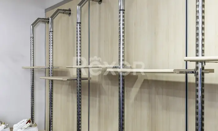 Rexer-Zona-Industriale-Marcianise-Sud-Locale-commerciale-con-doppio-livello-Altro