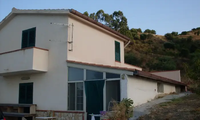 Rexer-Tusa-Casa-indipendente-a-m-dal-mare-con-mq-terreno-Terrazzo