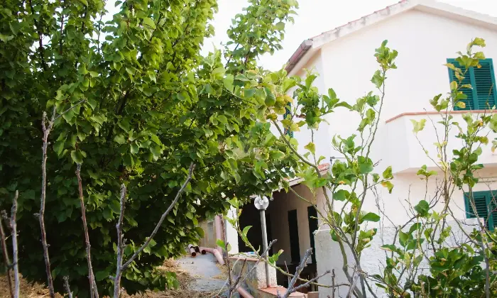 Rexer-Tusa-Casa-indipendente-a-m-dal-mare-con-mq-terreno-Terrazzo