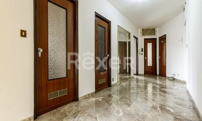 Rexer-Torino-Appartamento-con-doppi-ingressi-Altro