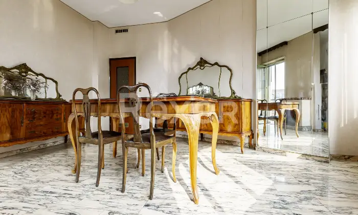 Rexer-Torino-Appartamento-con-doppi-ingressi-Altro