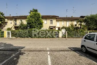 Rexer-Padova-Villa-a-schiera-con-giardino-e-garage-in-buone-condizioni-libera-subito-Altro