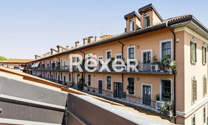 Rexer-Bergamo-Elegante-mansarda-con-travi-a-vista-Altro