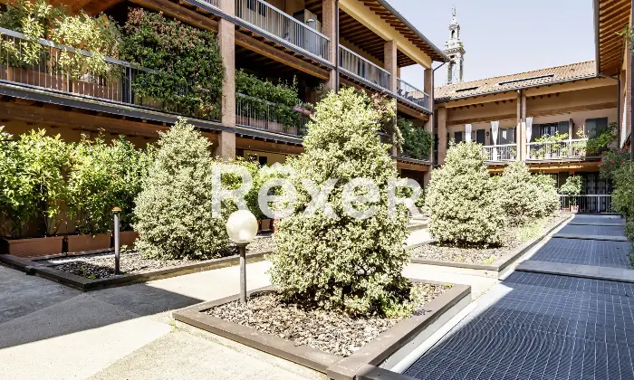 Rexer-Bergamo-Elegante-mansarda-con-travi-a-vista-Altro