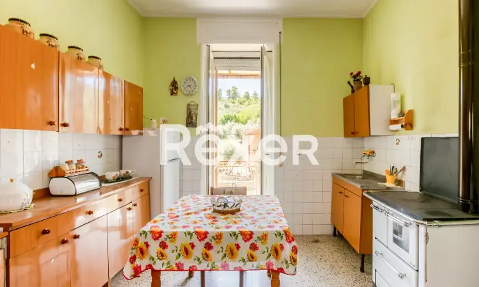 Rexer-Villa-San-Giovanni-in-Tuscia-Luminoso-Appartamento-con-Riscaldamento-Autonomo-Altro