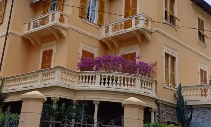 Rexer-Chiavari-Appartamento-in-villa-d-epoca-con-giardino-e-box-Terrazzo