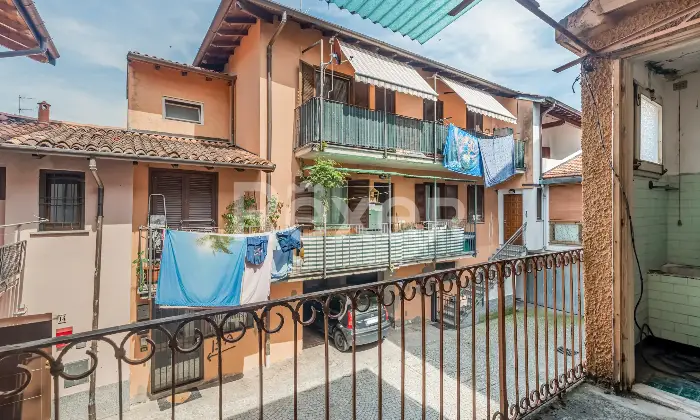 Rexer-Luino-La-tua-nuova-casa-da-reinventare-indipendente-su-tre-livelli-Altro